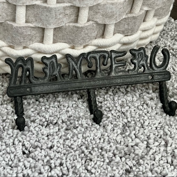 “MANTEAU” Metal Coat Rack 8-inch 3-Hook Wall-Mounted “French for Coats” - Picture 2 of 9